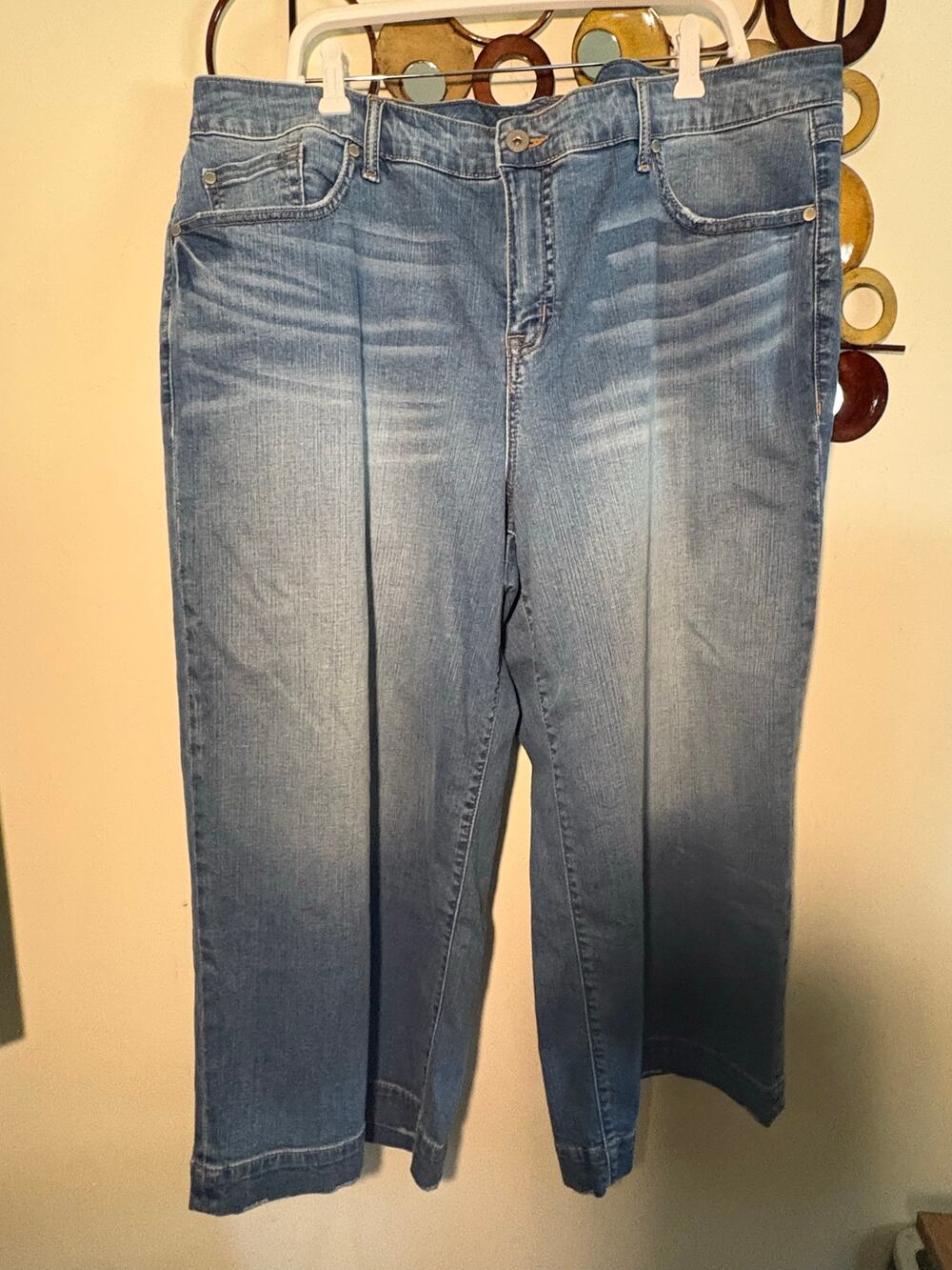 B50 Torrid 22 light denim wide leg